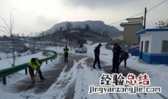 冰雪清理技巧 汽车冰雪怎么清理呢