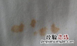 牙膏洗油渍后衣服发白 衣服有污渍怎么办