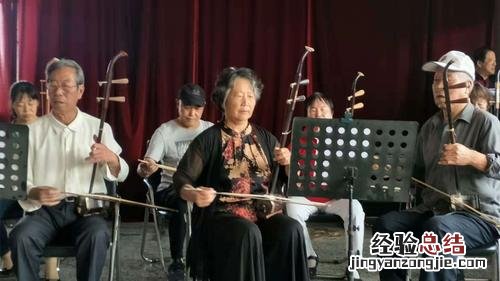 中老年人怎样学二胡