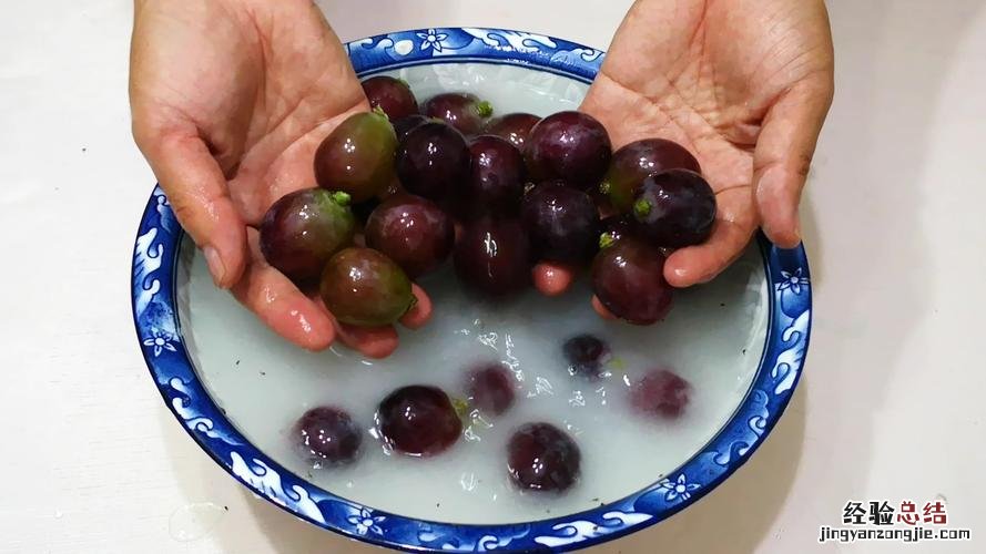 绿萝浇水可以浸盆吗,可以加醋吗