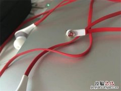 Beats urBeats智能耳机带麦克风吗