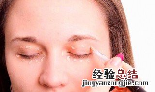 化妆下眼线是用什么画的 日常妆下眼线化妆教程