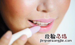 冬天嘴巴干燥起皮怎么解决 冬天嘴巴干燥起皮怎么解决方法