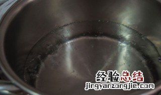 铁锅烧糊了怎么处理 铁锅烧糊了的处理方法