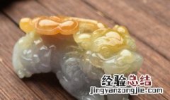 女人可以戴玉貔貅项链吗 女人脖子上戴玉貔貅好吗