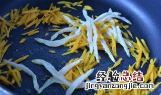 泡菜炒银鱼如何做 银鱼炒菠菜