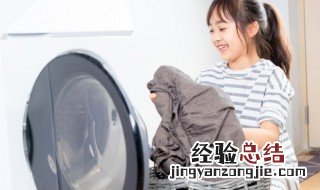 衣服上的汗渍怎么洗掉发黄 衣服上的汗渍发黄了用什么方法能洗掉呢