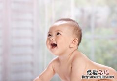 新生男宝宝乳房有硬块是怎么回事