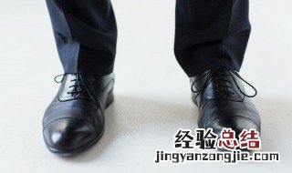 休闲皮鞋绑鞋带的方法图片 休闲皮鞋绑鞋带的方法
