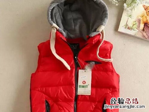 孩子穿什么衣服不好 小孩穿别人的旧衣服好不好