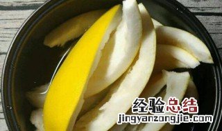 柚子皮泡脚的功效 柚子皮泡脚的功效有哪些
