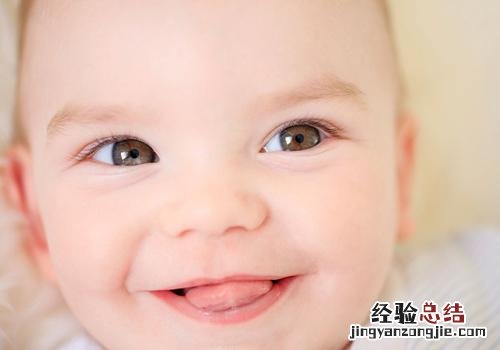宝宝嘴巴红红的怎么回事 宝宝嘴巴老是红红的