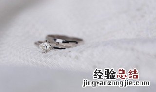 钻戒圈一般是什么材质,怎么会变色 钻戒圈一般是什么材质
