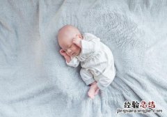 宝宝嘴唇发白怎么办 婴幼儿嘴唇发白怎么回事