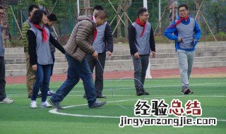 滚铁环的玩法 滚铁环的玩法简单描述