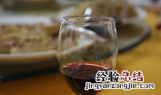 形容小酌一杯唯美句子 形容小酌一杯唯美句子 女人小酌一杯的说说