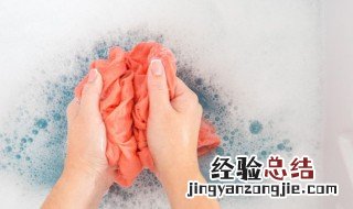 香蕉水能洗掉衣服上的胶吗 香蕉水可以洗掉衣服上的胶吗