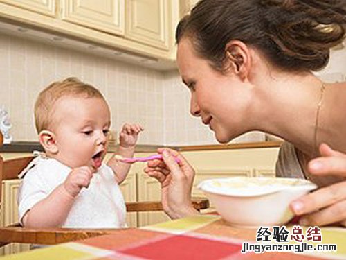 四到六个月宝宝辅食食谱 六个月宝宝辅食食谱