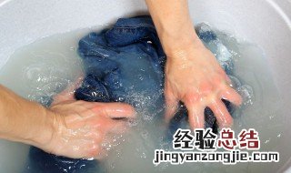 淘米水去衣服霉斑 衣服上的霉点用淘米水可以洗掉吗