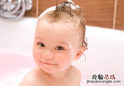 怎么给宝宝洗头妙招 怎么给宝宝洗头