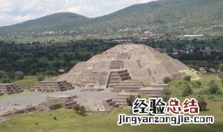 月亮金字塔坐落在哪里 月亮金字塔坐落在哪里?