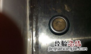 钥匙断在锁心里怎么取出来 钥匙断在锁心里取不出来怎么办