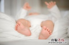 宝宝睡觉踢被子是热吗 宝宝睡觉踢被子