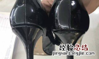 漆皮怎么清洁污渍 漆皮怎么清洁