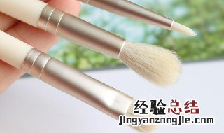 粉底粉刷怎么用 粉底液粉刷使用方法