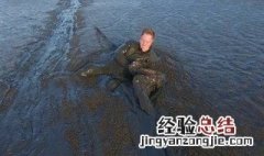 陷入沼泽如何自救 陷入沼泽自救方法