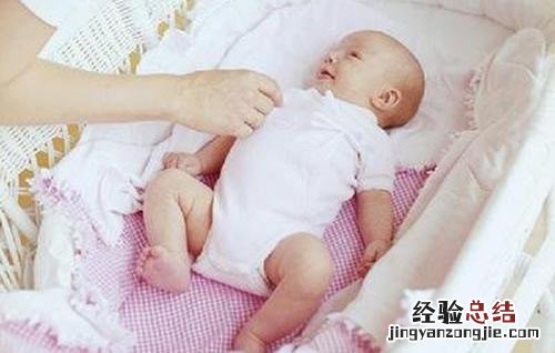 夏天宝宝发烧如何护理 小孩夏天发烧怎么护理