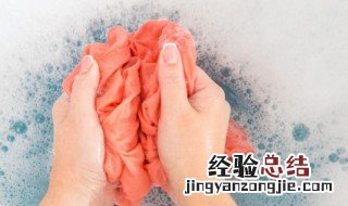 浴巾上面的霉斑怎么洗掉 浴巾上面有霉点还能用吗