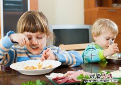 小孩积食有什么症状 小孩积食会出现哪些症状