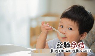 宝宝第一口辅食怎么吃,吃多少 宝宝第一口辅食怎么吃