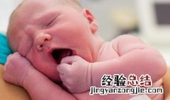 婴儿放床上平躺喂奶粉可以吗 婴儿可以躺下喂奶粉吗