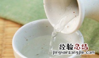 茅台酒瓶盖可以放微波炉加热吗 茅台酒瓶盖可以放微波炉加热吗视频