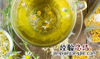 菊花泡水后变绿能喝吗 菊花开水泡后菊花变绿还能喝吗