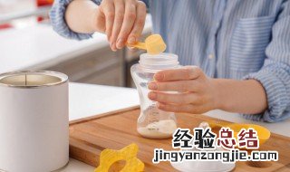 母乳转奶粉的正确方法 四个月宝宝母乳转奶粉的正确方法