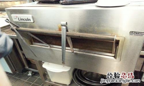美的烤箱保修多少年