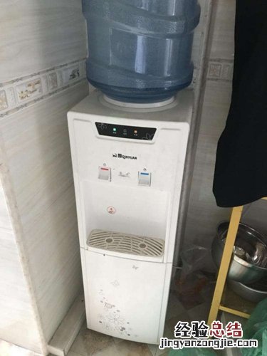 饮水机如何自动停止出水