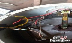 电饭煲加热就会跳怎么回事