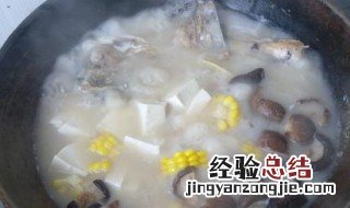 鱼头豆腐汤可以放香菇吗 鱼头豆腐汤可以放香菇吗