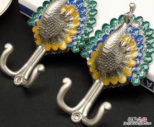 窗帘挂钩好还是打孔好 窗帘挂钩好还是打孔好看