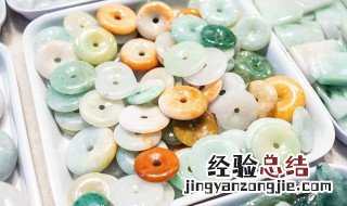 翡翠平安扣什么寓意 翡翠平安扣有哪些寓意