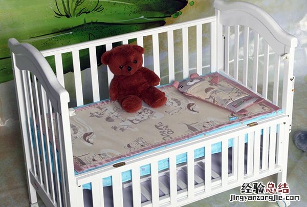 婴儿床凉席什么材质好 不同婴儿床凉席材质优缺点分析