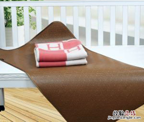 婴儿床凉席什么材质好 不同婴儿床凉席材质优缺点分析