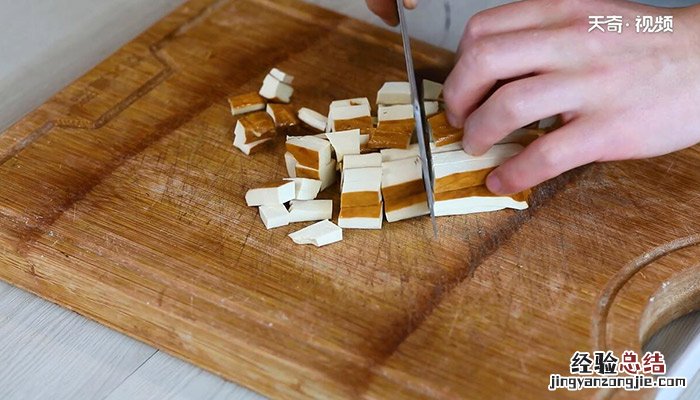 辣拌豆干丁的做法 豆干青椒辣丁