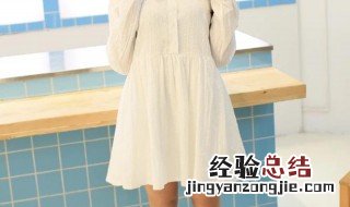 白色裙子配黑色丝袜可以吗 白色裙子配黑色袜子可以吗