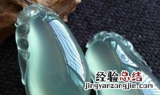 翡翠起荧光是什么种水 翡翠的水种是什么?
