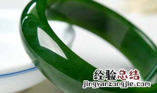 干青翡翠满绿什么价格 干青翡翠满绿多少钱